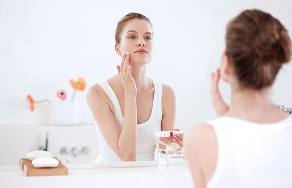 Aplique um creme com Ácido Glicólico uma vez por dia