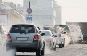 Trânsito de carros.
